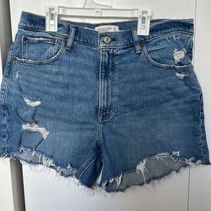 Abercrombie & Fitch denim mom short size 12(31)
